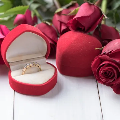 Бесплатное изображение: золото, красный, Кольца, розы, свадебный букет,  обручальное кольцо, композиция, украшения, роза, любовь