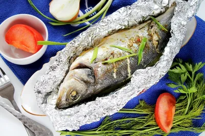 Целая рыба в духовке - 1000.menu
