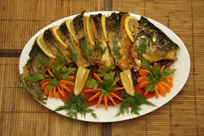 Ресторан \"Рандеву\", Одесса - Фаршированная рыба – классика одесской кухни,  нежная и сочная. 🐟 По-настоящему вкусно, действительно по-одесски! Готовим  из карпа и судака.🍽 | Facebook