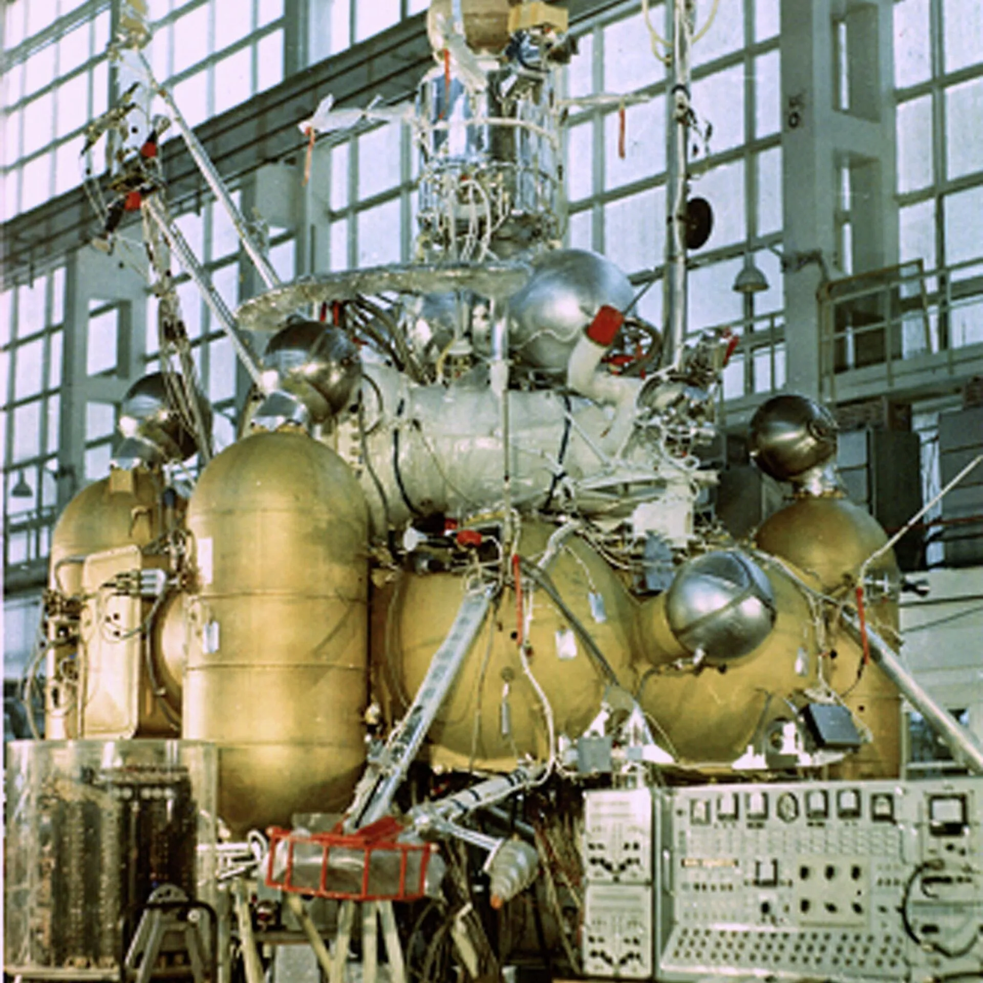 Mircosmosa ru лунный. Советская автоматическая межпланетная станция "Луна-24". Межпланетная станция «Луна-16». АМС Луна-16. Луна-8 автоматическая межпланетная станция.
