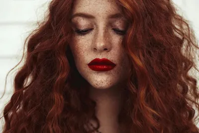 Макияж для рыжих волос: вечерний и дневной макияж для рыжеволосых