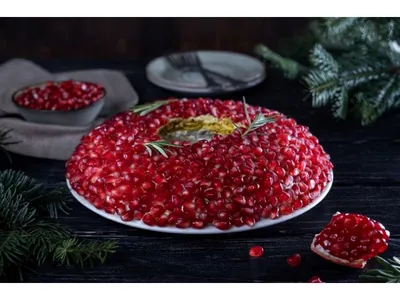 Салат \"Гранатовый браслет\" на Новый год Свиньи - пошаговый рецепт с фото на  Повар.ру