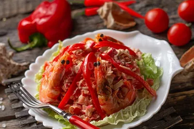 Салат «Красное море» с кальмарами — рецепт с фото | Рецепт | Еда,  Национальная еда, Блюда из морепродуктов
