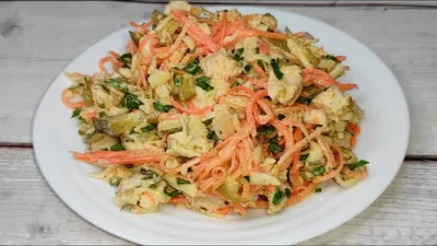 Салат «Лисичка» с корейской морковкой | Национальная еда, Салат с курицей,  Салаты