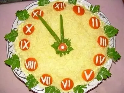 Новогодний салат Часы, рецепт с фото пошагово
