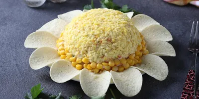 Salad \"Chamomile\" Puff salad on festive table - YouTube