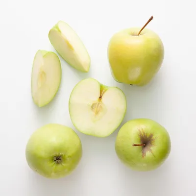 На что обратить внимание при выборе саженцев яблонь — советы эксперта