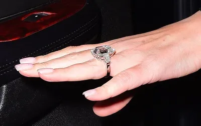 Любовь и бриллианты: топ самых дорогих помолвочных колец знаменитостей