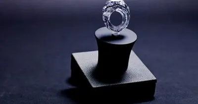 Любовь и бриллианты: топ самых дорогих помолвочных колец знаменитостей