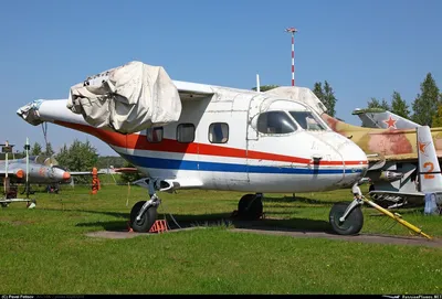 Самолет который не смог заменить \"Кукурузник\". Ан-14 \"Пчелка\" | Авиация и  техника - СвердловскАвиа | Дзен