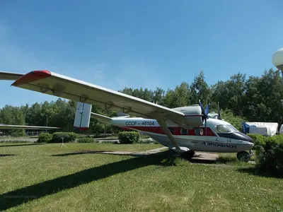 Легкий многоцелевой транспортный самолет Ан-14 \"Пчелка\". - Российская  авиация