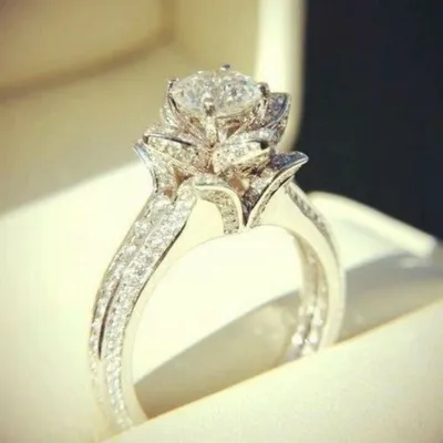 Красивые кольца с бриллиантами (73 фото)
