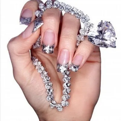 Beauty_Nails_SM - Самый дорогой маникюр в мире стоил... | Facebook