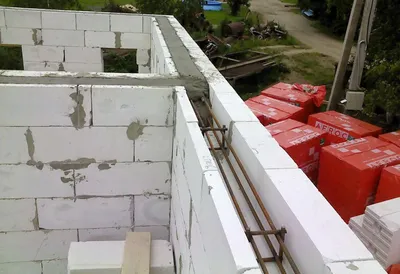 Армопояс в доме для газобетона под балки перекрытия, нужен ли армопояс для  одноэтажного дома, фото