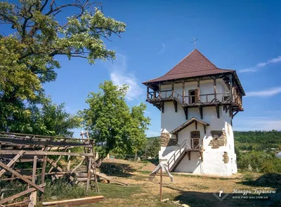 Историко-культурный заповедник Буша (Парк скульптур и остатки крепости)