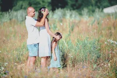 СЕМЕЙНАЯ ФОТОСЕССИЯ НА ПРИРОДЕ В ПОЛЕ ПИКНИК (НА ЛУЖАЙКЕ) (13) | Фотосессия,  Семейные фотосессии, Фотосъемка