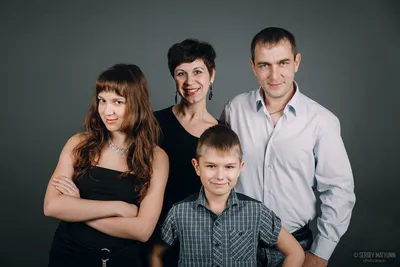 Новогодняя семейная фотосессия в студии. Семейный и детский фотограф в  Москве Гришина Юлия