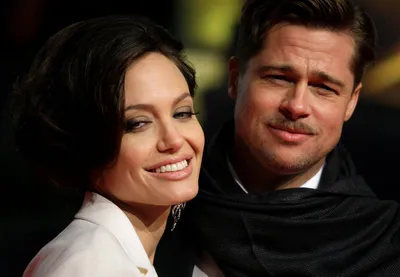 Приемная дочь Анджелины Джоли и Брэда Питта публично отказалась от фамилии  знаменитого отца