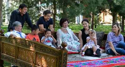 Семья Атамбаева Фото фото