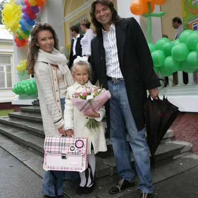 Светятся от счастья: дочь Дмитрия Маликова показала уютное семейное фото на  природе - Страсти