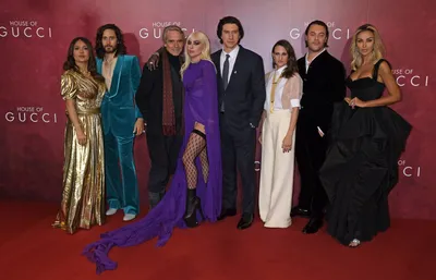 Фальшивый спектакль, который не соответствует действительности», — семья  Гуччи возмущена фильмом «Дом Gucci» | Glamour