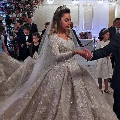 Джей Ло и платье за 27 миллионов: как выглядит свадьба за миллиард рублей,  которую российский олигарх устроил сыну: Личности: Ценности: Lenta.ru