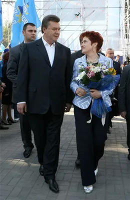Людмила Янукович, первая леди Украины: «Виктор сразу же покорил нашу  строгую семью» - KP.RU