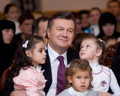 Корреспондент выяснил, чем зарабатывают себе на жизнь Янукович и его семья  - Korrespondent.net