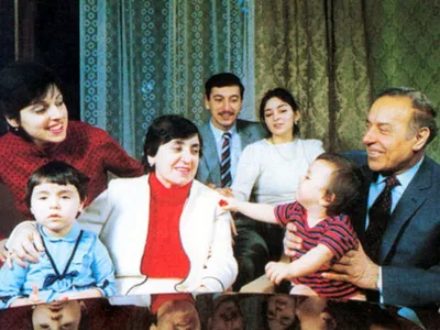 Ильхам Алиев и первая леди Мехрибан Алиева приняли участие в открытии  нового жилого комплекса для семей шехидов и инвалидов войны в Сабунчинском  районе Баку » Официальный сайт президента Азербайджанской Республики