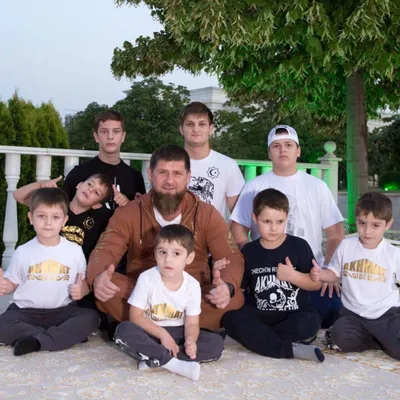 Кадыров показал своих детей: Общество: Россия: Lenta.ru
