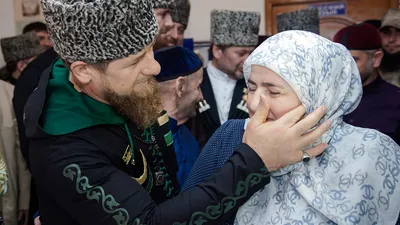 Несовершеннолетних детей главы Чечни Рамзана Кадырова наградили за борьбу с  терроризмом - Газета.Ru | Новости