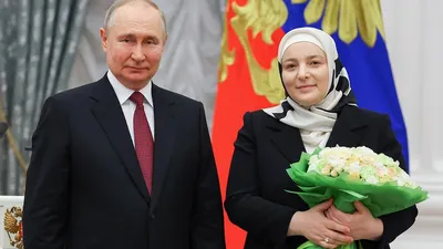 Жена Кадырова стала первой обладательницей звания \"Мать-героиня\"