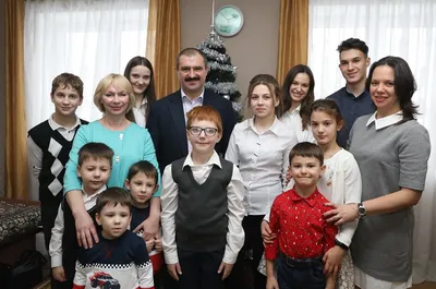Арбузы и не только: подарки от семьи доставил Коля Лукашенко в дом-интернат  - 01.09.2021, Sputnik Беларусь