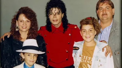 Дети Майкла Джексона: фото Принса, Пэрис и их младшего брата