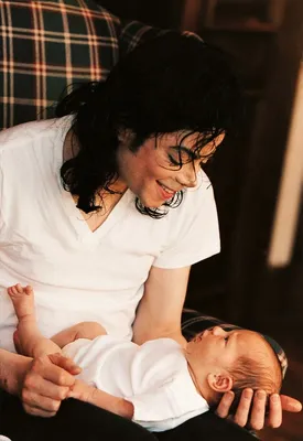 Дети Майкла Джексона: фото Принса, Пэрис и их младшего брата