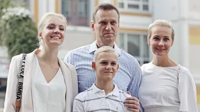 Любовницы Алексея Навального. Как на самом деле живет показушный семьянин |  Диванная Аналитика Студентов | Дзен