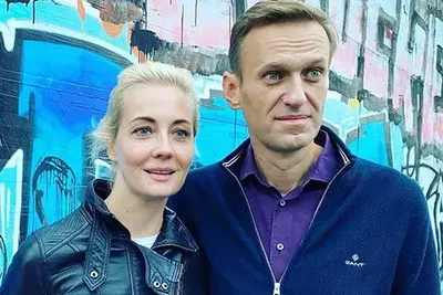 Эвакуацию Алексея Навального оплатила семья миллионеров и филантропов  Зиминых