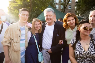 Чета Порошенко поздравила украинцев с праздником Пасхи — НикВести — Новости  Николаева
