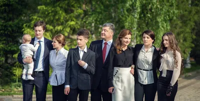 У Порошенко уже готовы паспорта на всю семью - бежать из страны будут под  чужими фамилиями | Политнавигатор