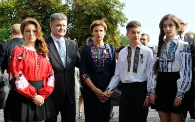 СМИ назвали имена, под которыми семья Порошенко тайно выезжает за рубеж -  12.04.2019, Sputnik Узбекистан