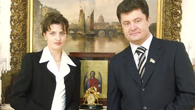 ОО \"Семья Небесной Сотни\" вручила награды Петру и Марине Порошенко