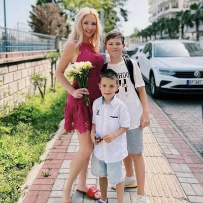 Самое лучшее🥀 on Instagram: \"Семья Пынзарь, на кого больше похожи детки?\"