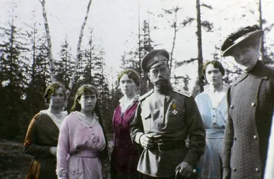 Редкие фотографии семьи Романовых незадолго до расстрела | Пикабу