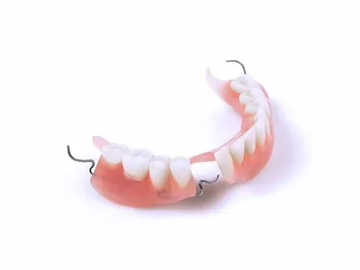Полные съемные зубные протезы, цены в СПб в стоматологии «Жемчужина Севера»