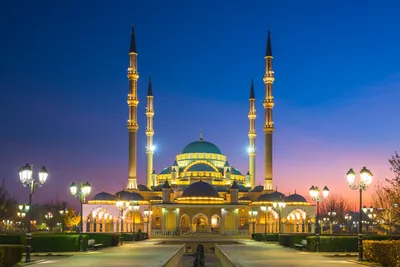 Сегодня исполняется ровно десять лет одной из величественных, крупнейших и  красивых мечетей во всем мире, получившей народное имя “Сердце Чечни”! —  Мэрия города Грозный