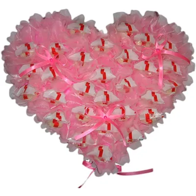 Конфеты и букеты из конфет на День рождения: Букет из конфет \"Розовое сердце  Рафаэлло\"