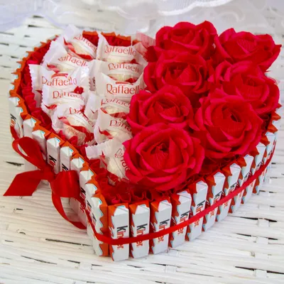 1️⃣ Сердце из роз и конфет Алматы | Лучшие цены в Pro-buket