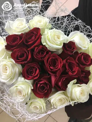 Сердце из роз с рафаэлло с бесплатной доставкой по Екатеринбургу | ПроБукеты