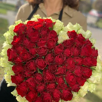 Букет сердце из 25 роз: заказ и доставка сердец по Челябинску