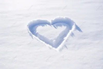 сердце из снега лежит на белом снегу, счастливый, снег, погода фон картинки  и Фото для бесплатной загрузки